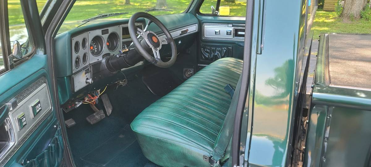 Chevrolet-c10-swb-stepside-1979-green-12