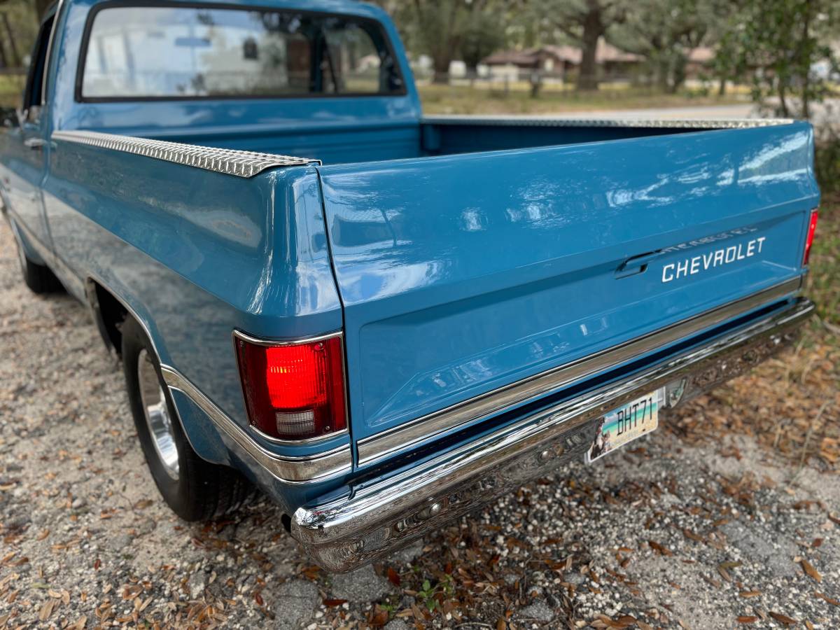 Chevrolet-c10-truck-1981-blue-17