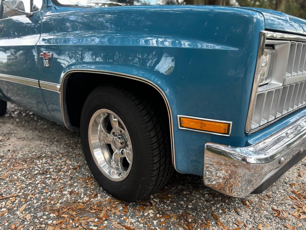 Chevrolet-c10-truck-1981-blue-34