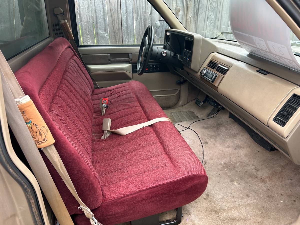 Chevrolet-c15-1989-brown-2