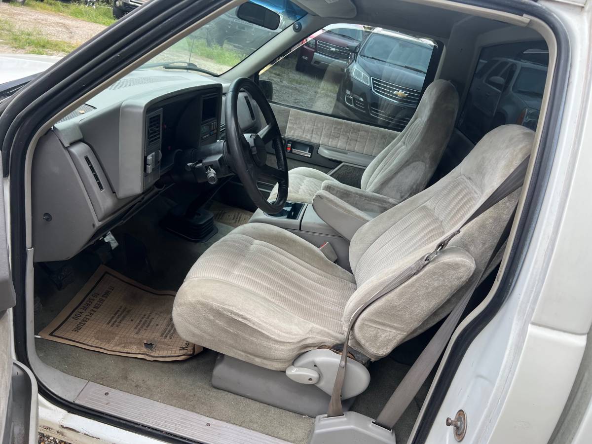 Chevrolet-c1500-1993-white-11