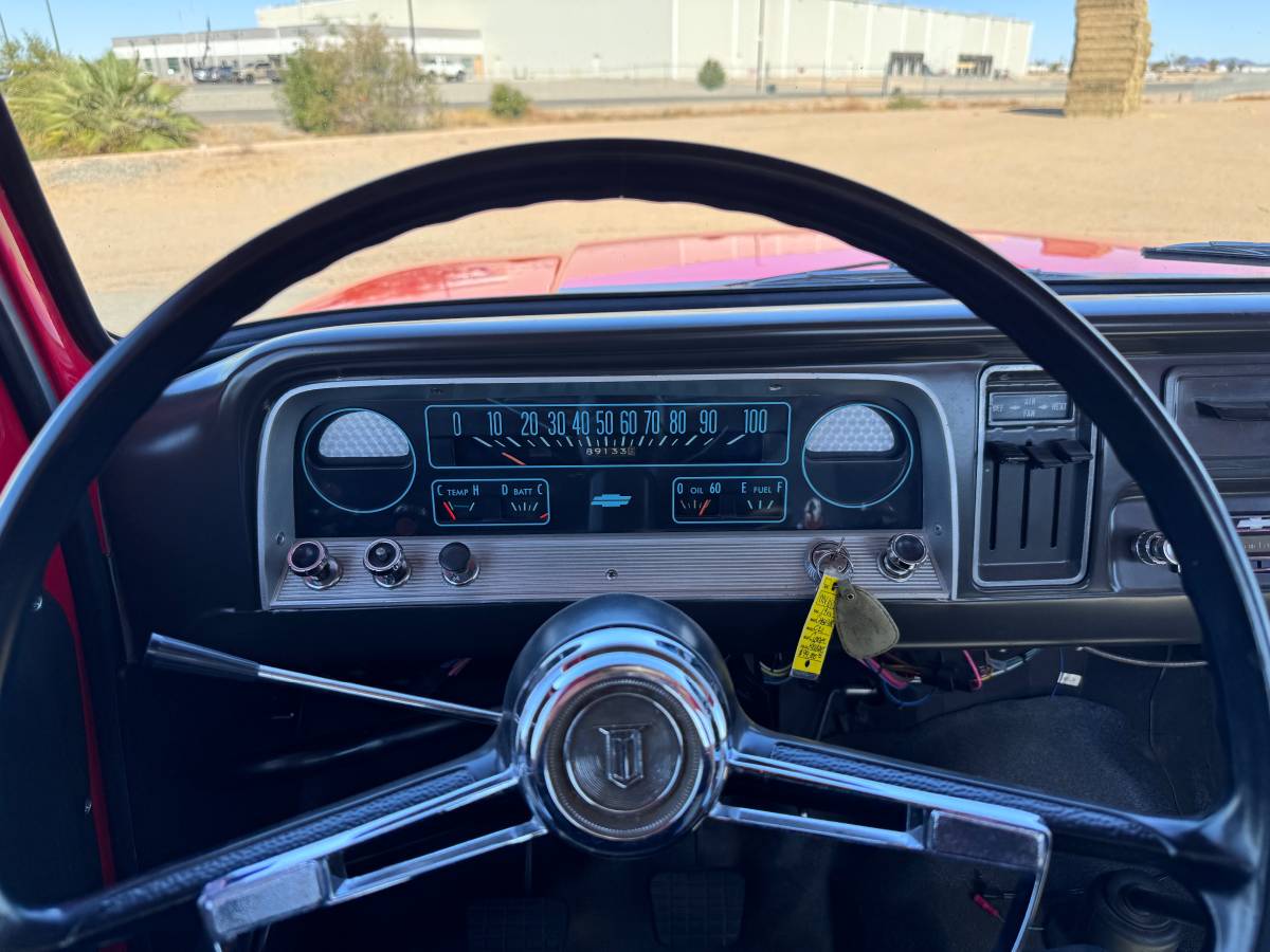 Chevrolet-c20-1966-red-21