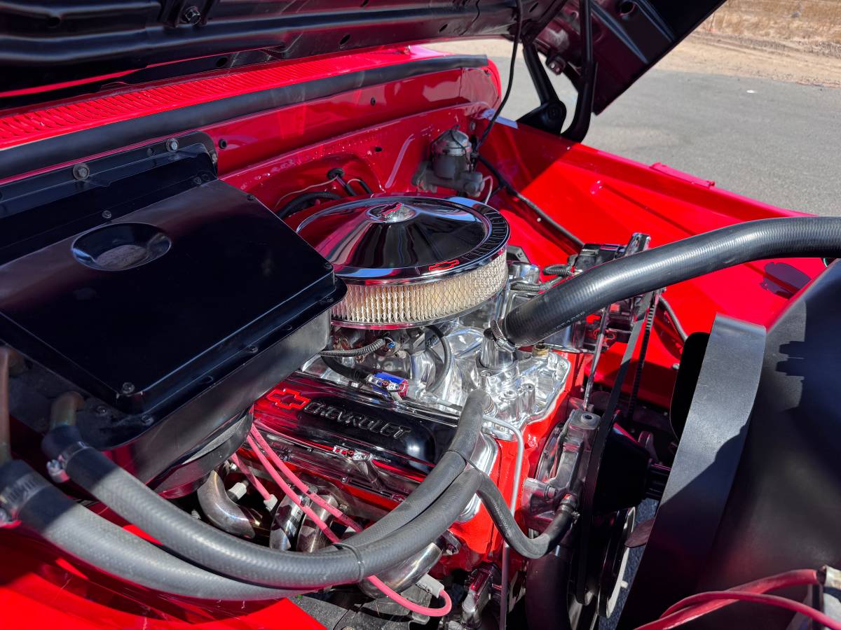 Chevrolet-c20-1966-red-23