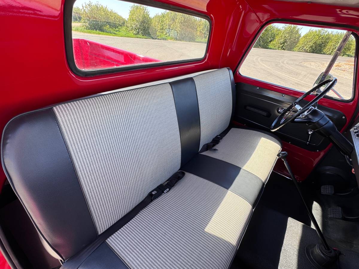 Chevrolet-c20-1966-red-27