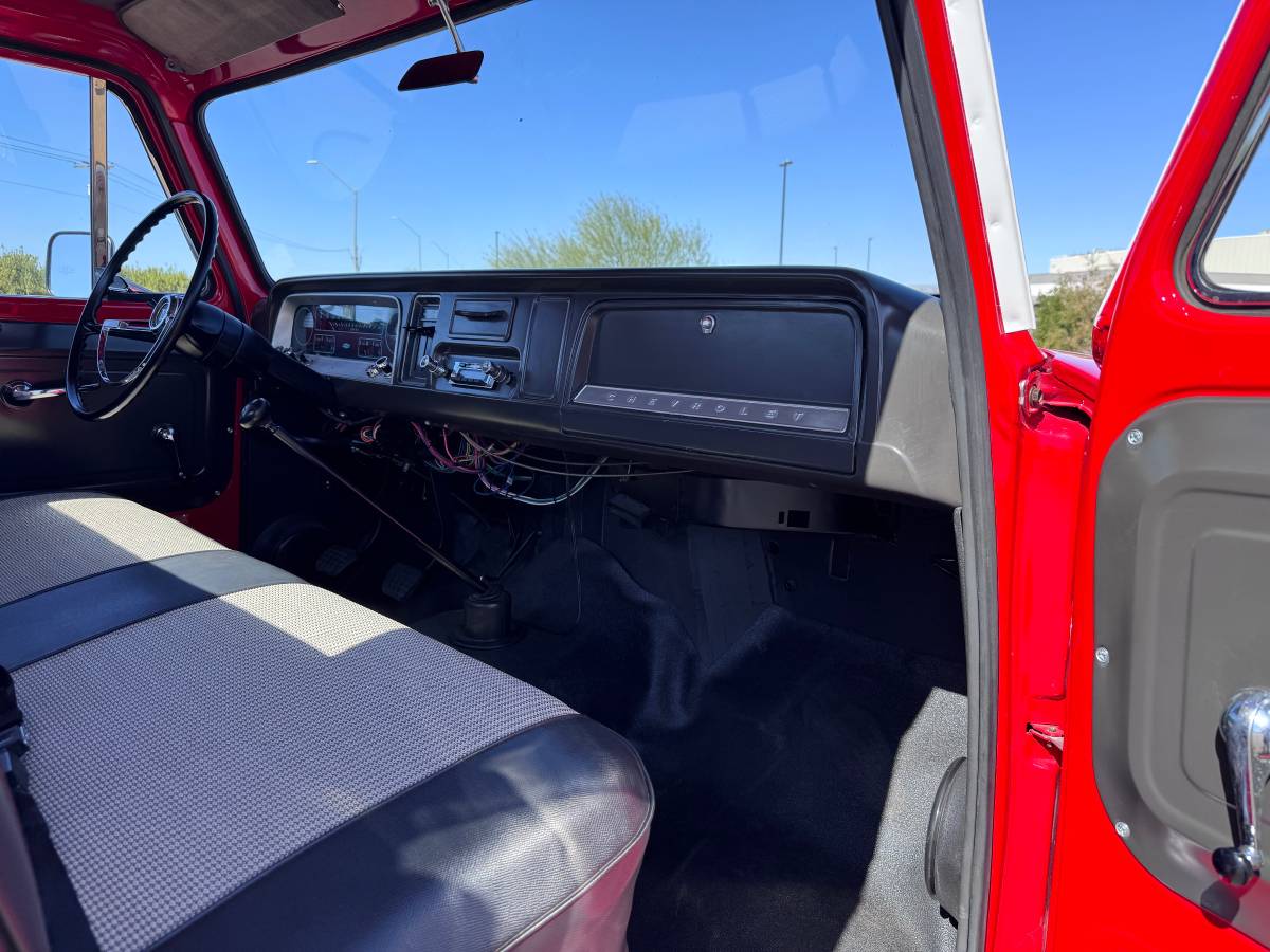 Chevrolet-c20-1966-red-28