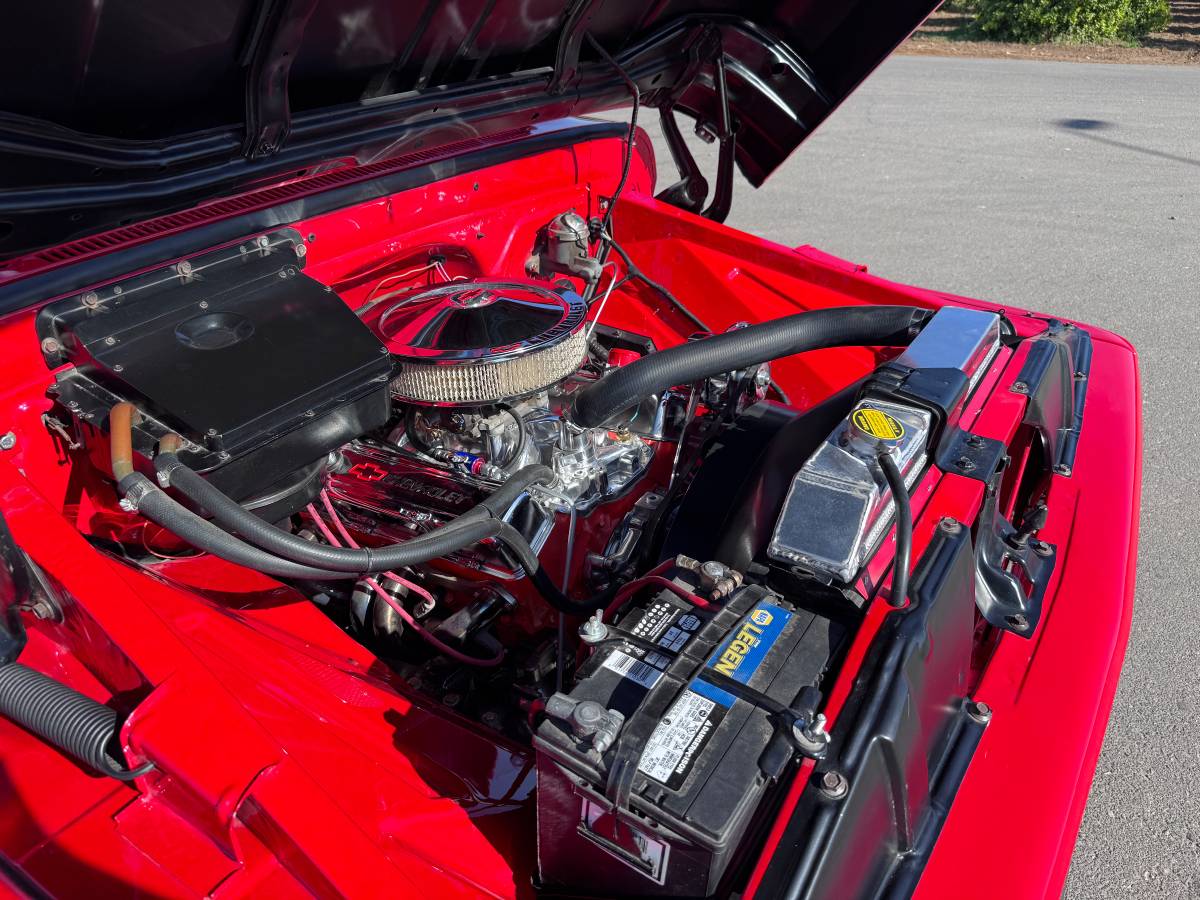 Chevrolet-c20-1966-red-35