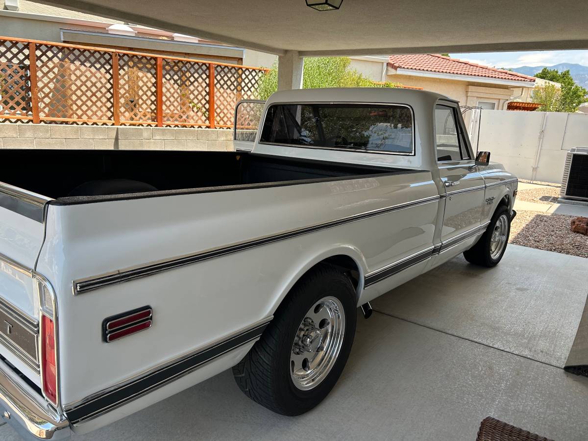 Chevrolet-c20-1969-white-6