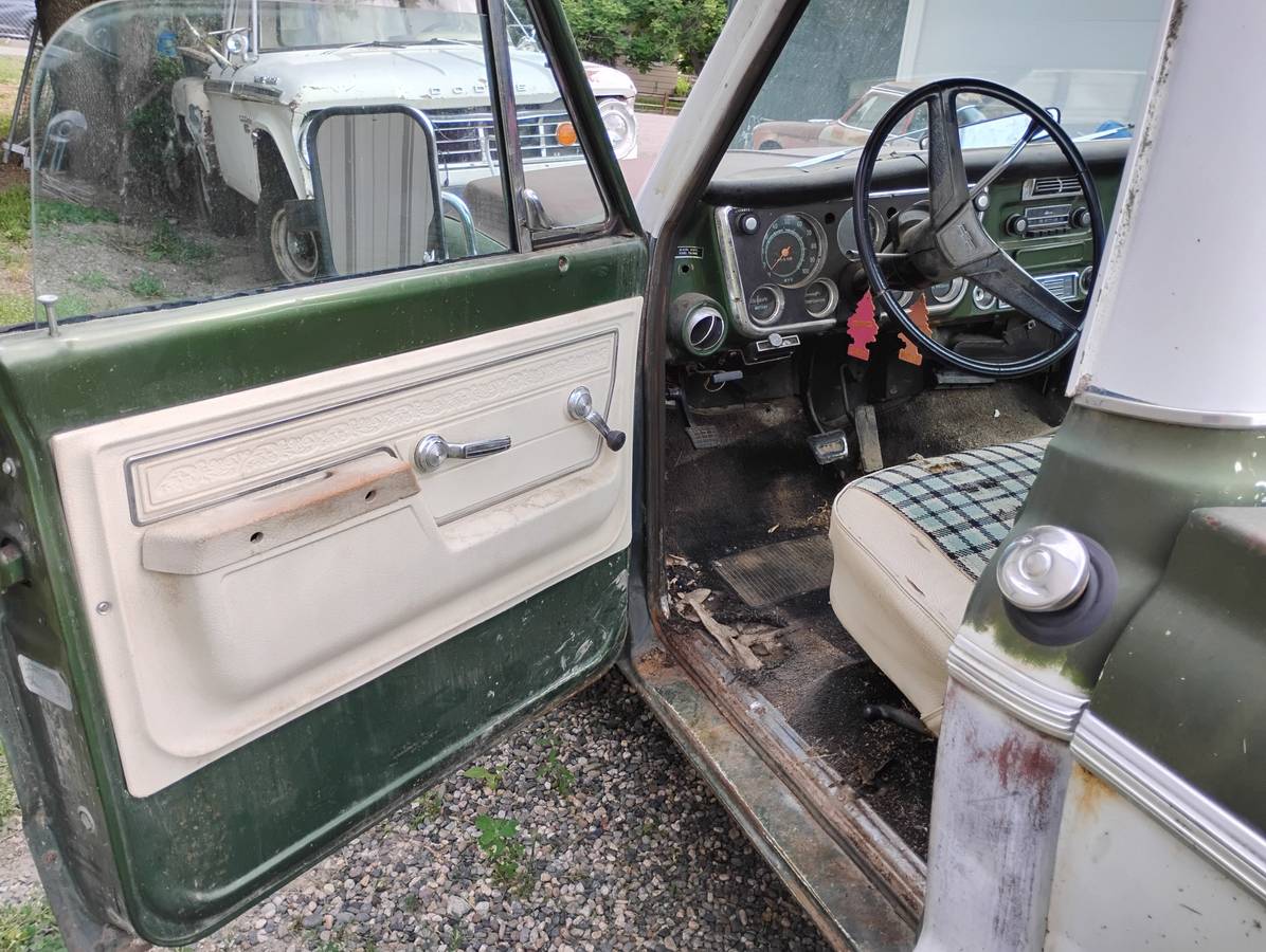 Chevrolet-c20-1972-11