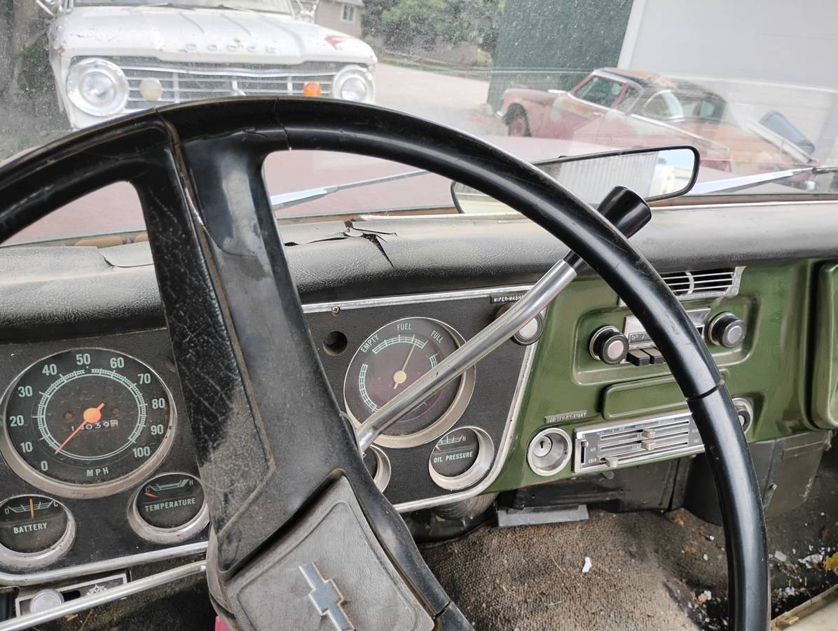 Chevrolet-c20-1972-9