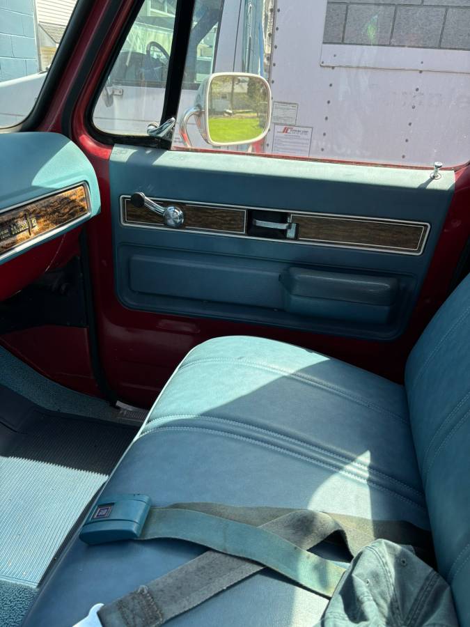 Chevrolet-c20-1973-red-8