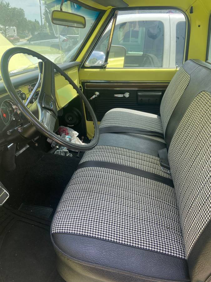 Chevrolet-c20-cheyenne-1971-yellow-3