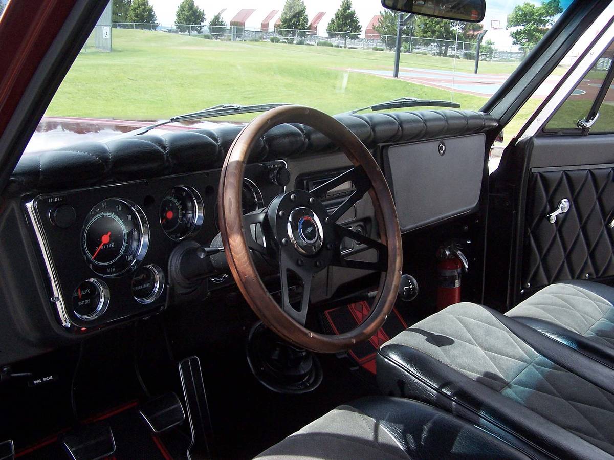 Chevrolet-c20-pick-up-1969-custom-1