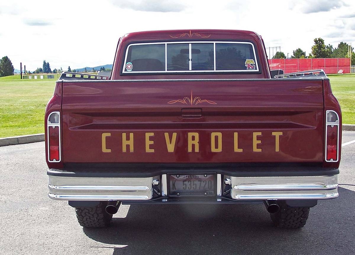 Chevrolet-c20-pick-up-1969-custom-17