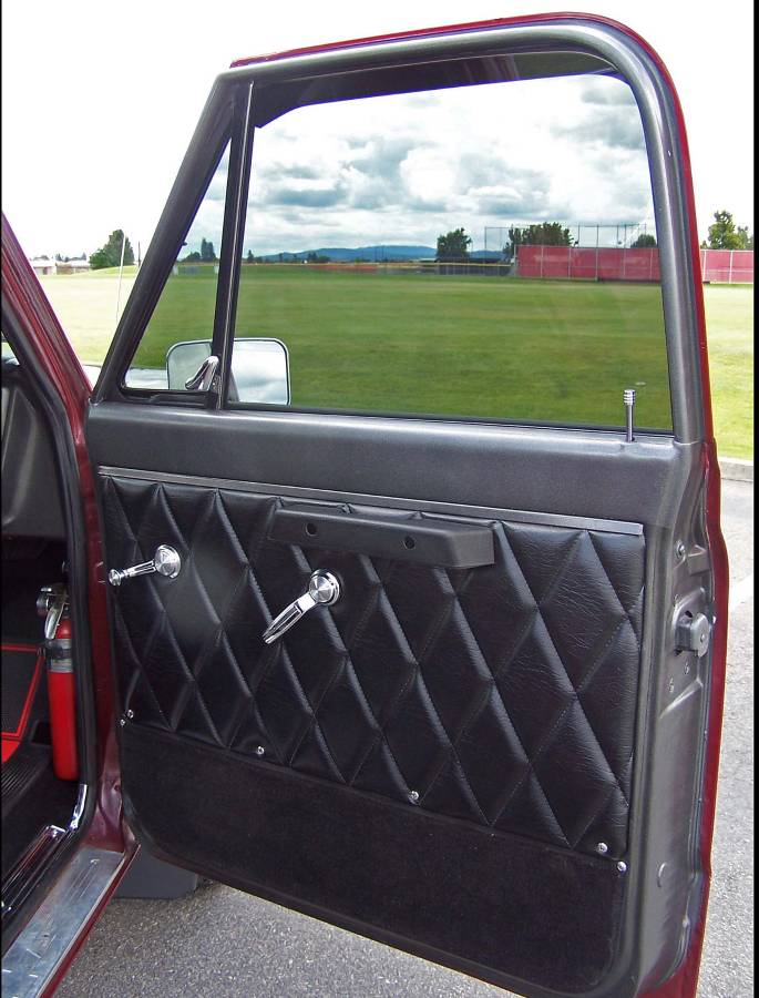 Chevrolet-c20-pick-up-1969-custom-21