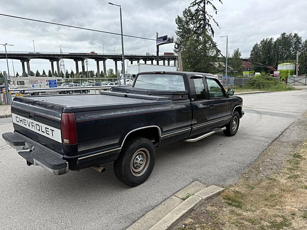 Chevrolet-c2500-1994-black-3