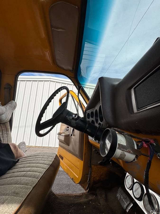 Chevrolet-c30-pickup-1981-yellow-6