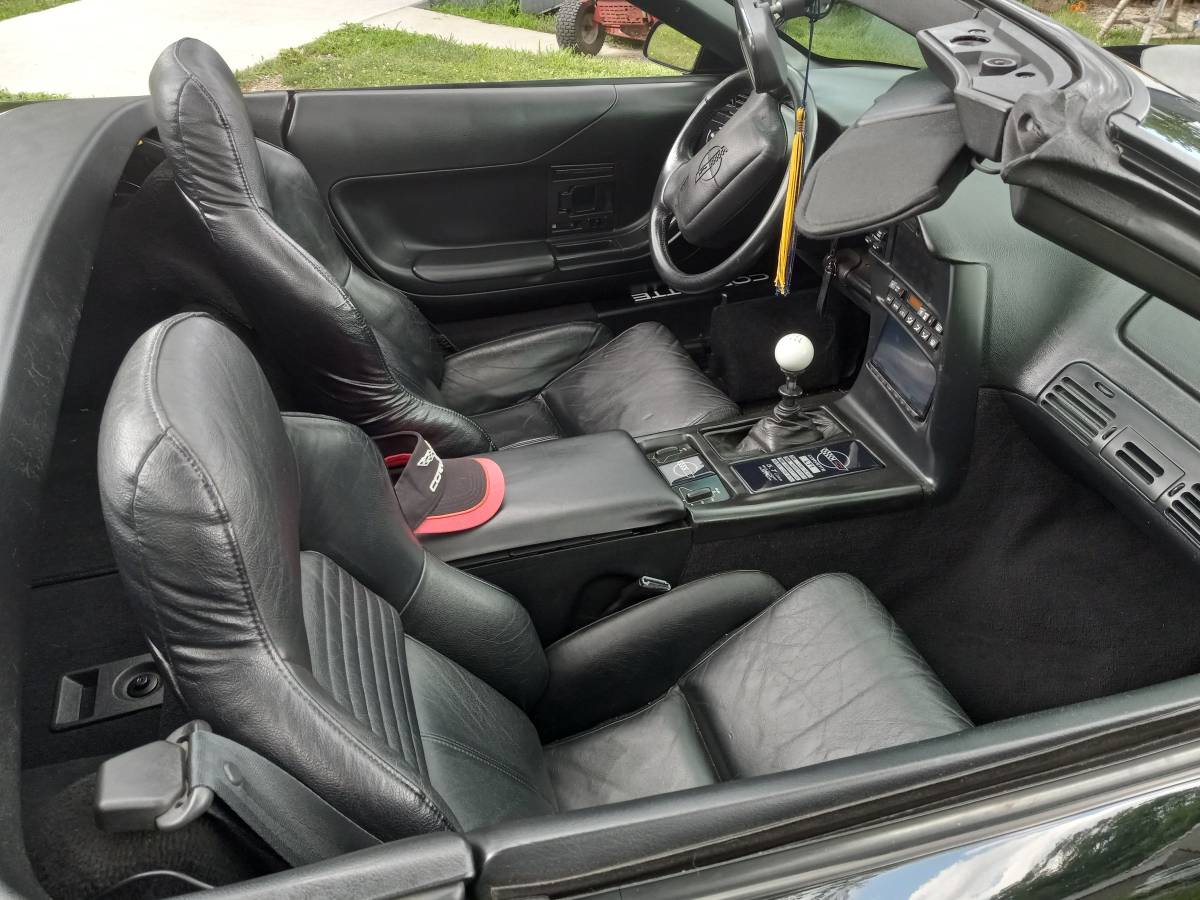 Chevrolet-c4-corvette-1994-black-3