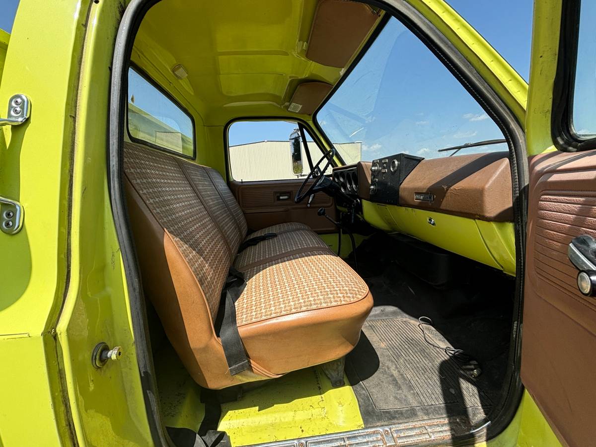 Chevrolet-c65-1978-yellow-1