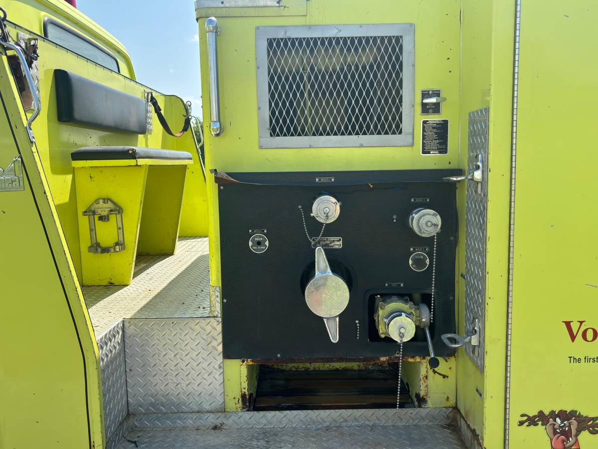 Chevrolet-c65-1978-yellow-4