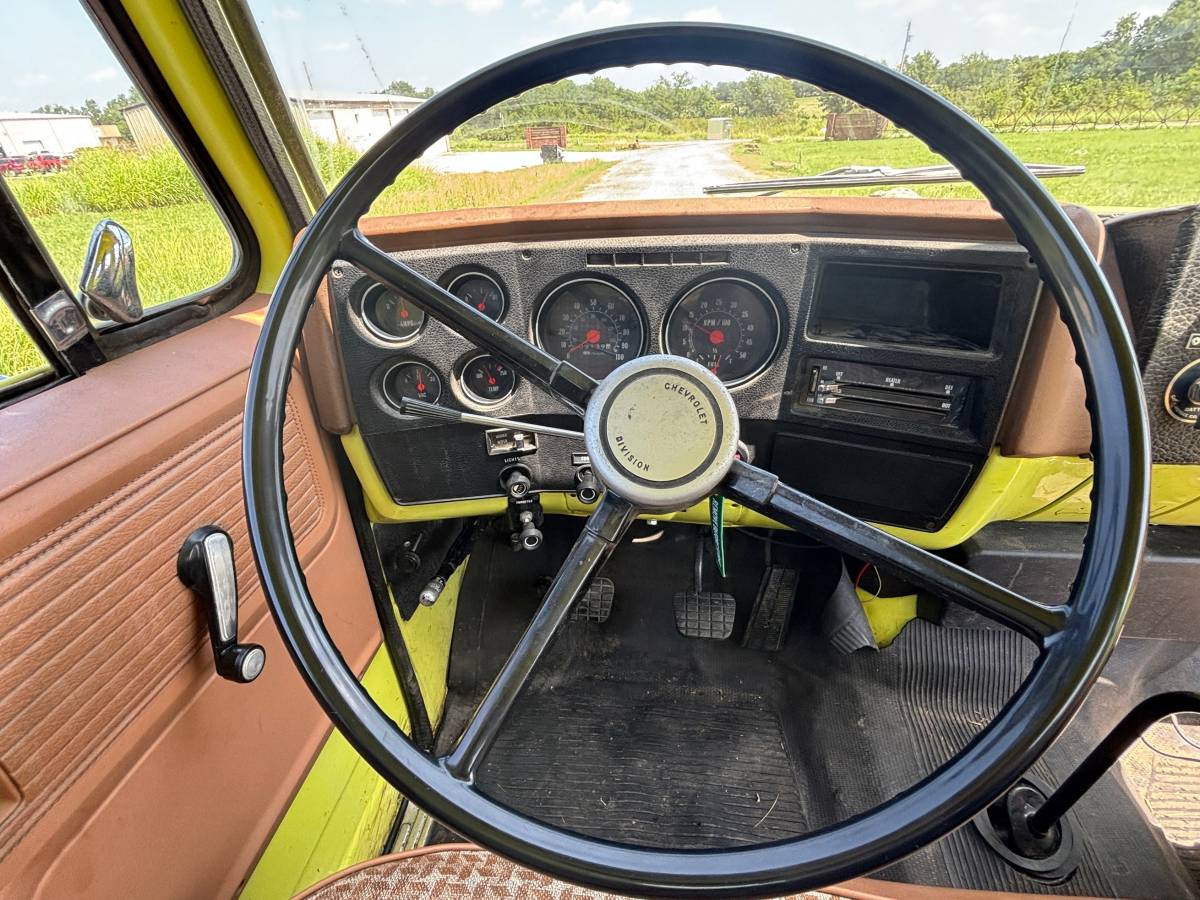 Chevrolet-c65-1978-yellow-9