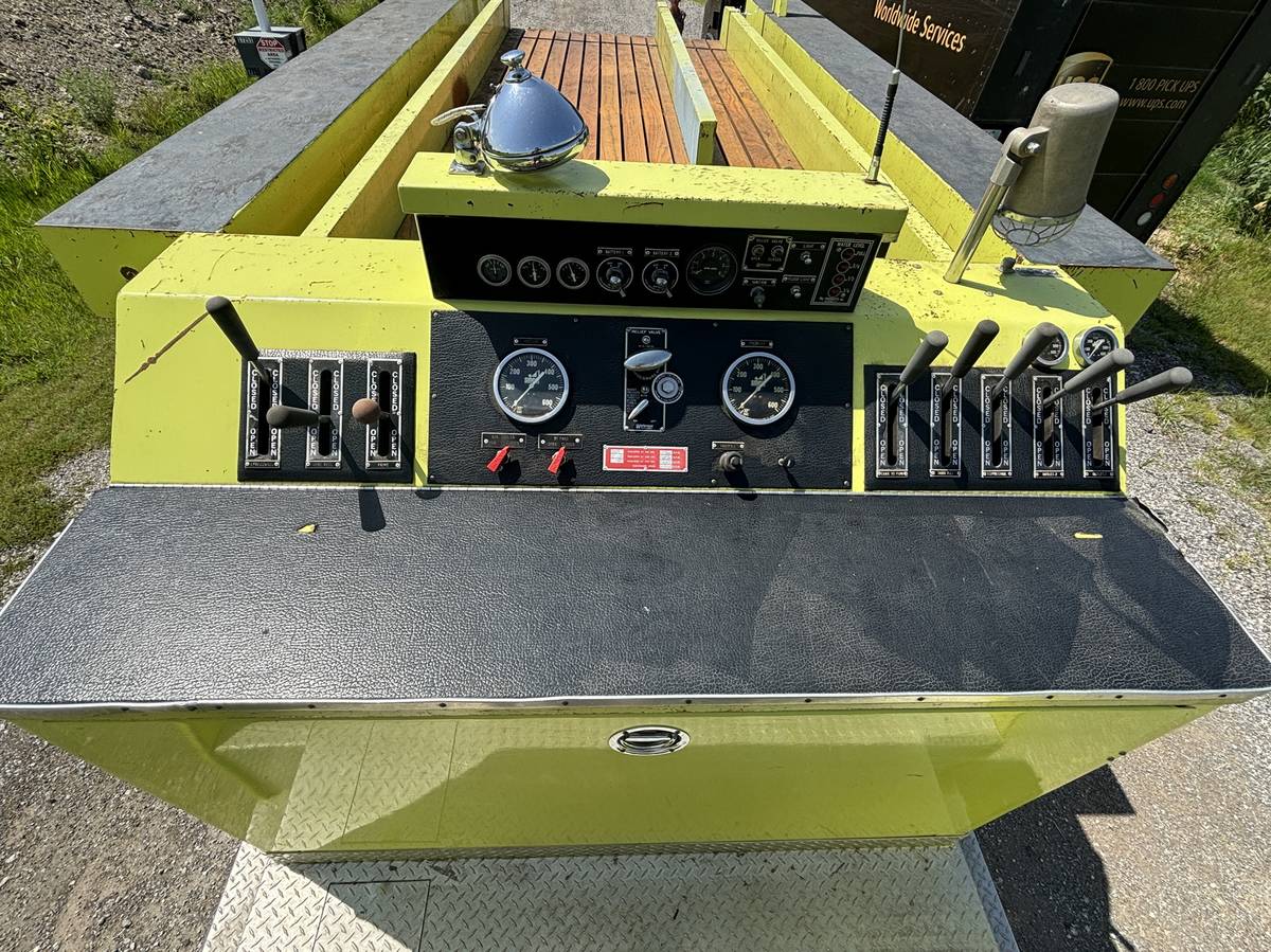 Chevrolet-c65-pumper-truck-1978-yellow-12