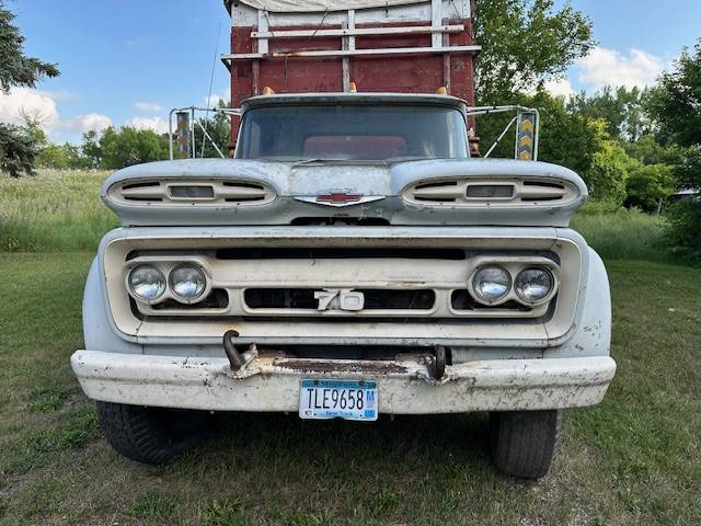 Chevrolet-c70-1961-white-5