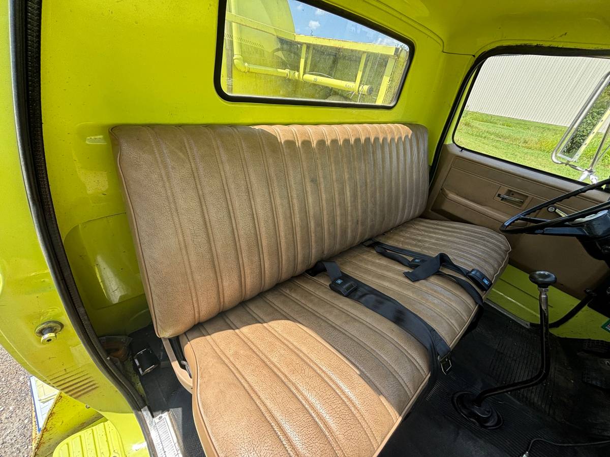 Chevrolet-c70-1985-yellow-12