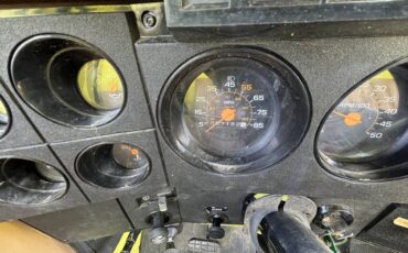 Chevrolet-c70-1985-yellow-2