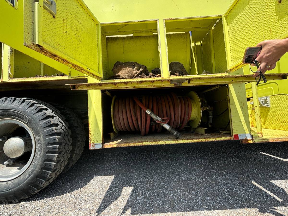 Chevrolet-c70-tank-truck-1985-yellow-10