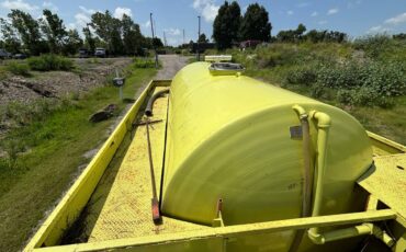 Chevrolet-c70-tank-truck-1985-yellow-13
