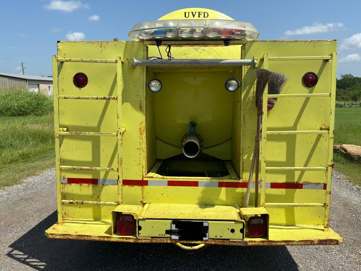 Chevrolet-c70-tank-truck-1985-yellow-2