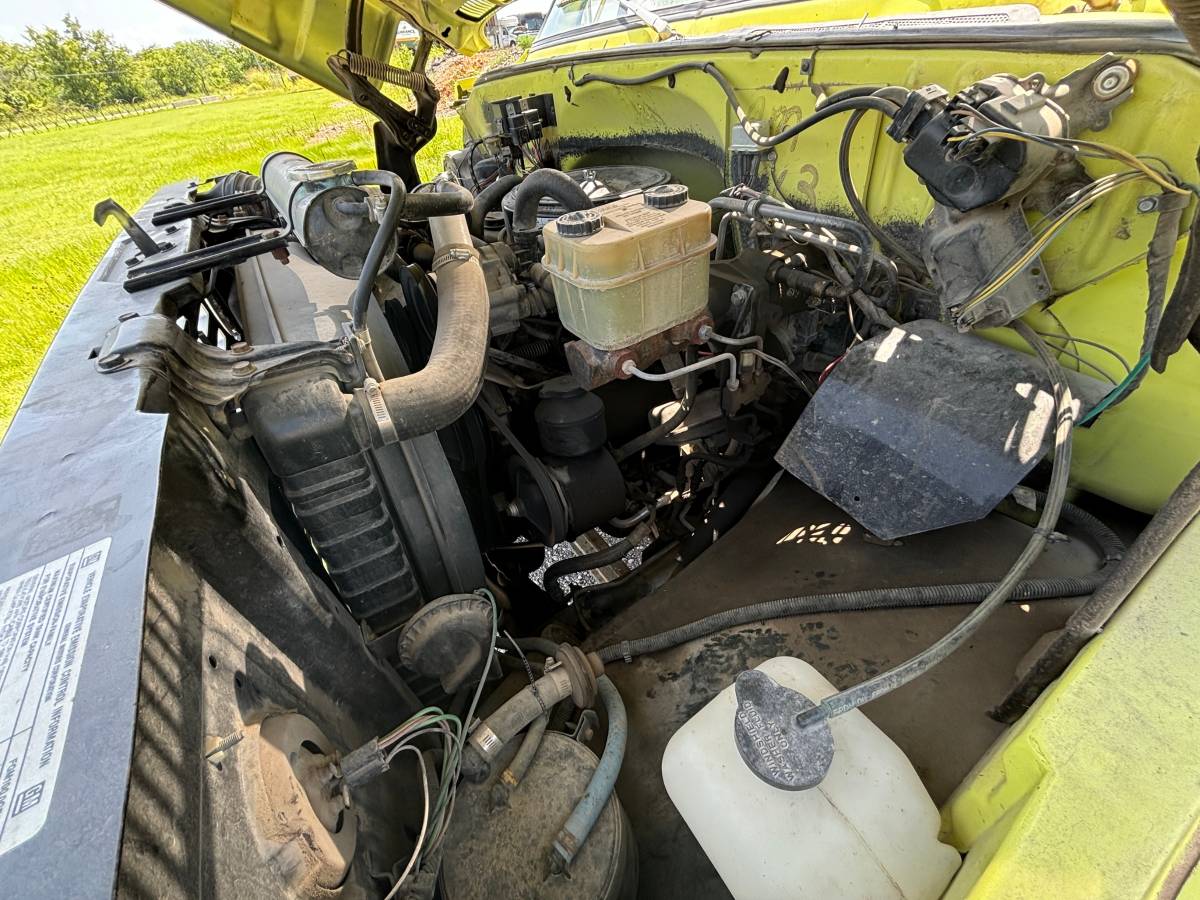 Chevrolet-c70-tank-truck-1985-yellow-21