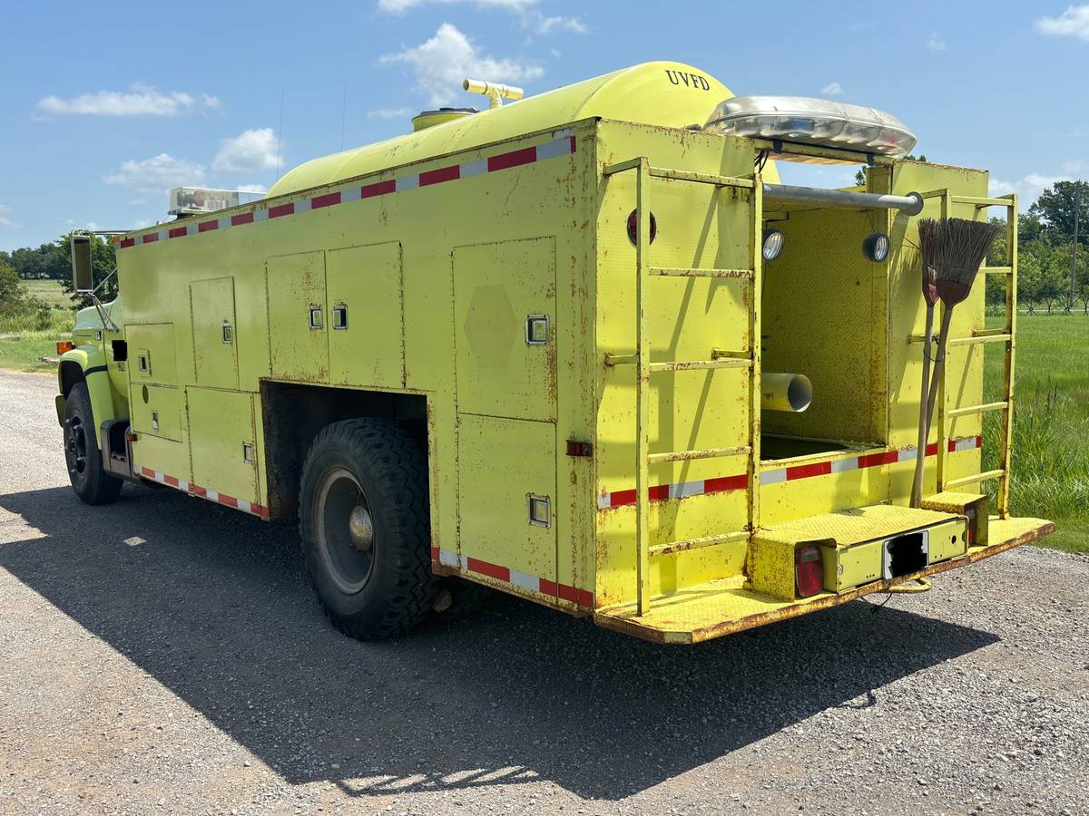 Chevrolet-c70-tank-truck-1985-yellow-3