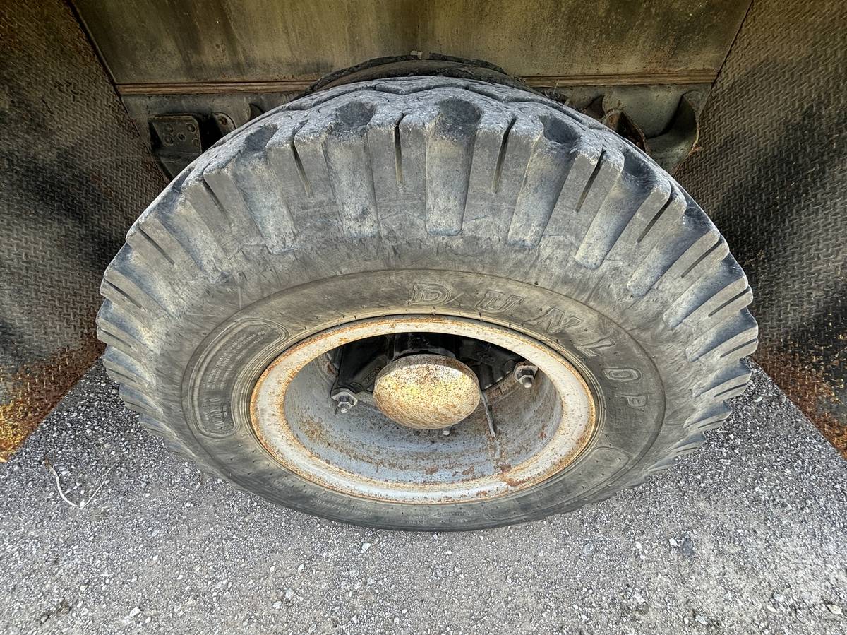 Chevrolet-c70-tank-truck-1985-yellow-6
