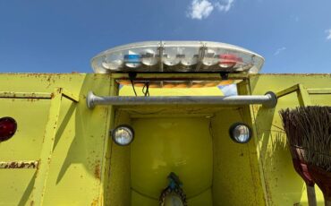 Chevrolet-c70-tank-truck-1985-yellow-8