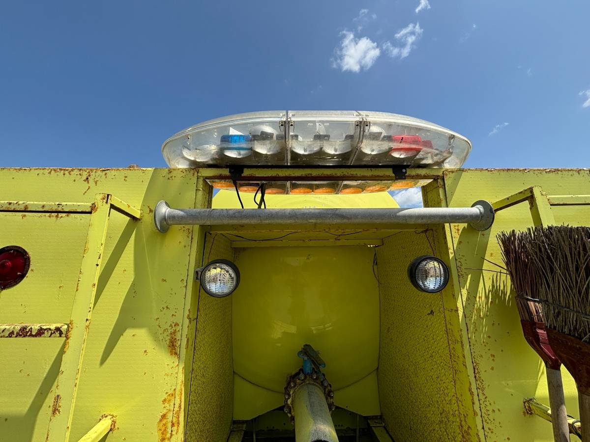 Chevrolet-c70-tank-truck-1985-yellow-8