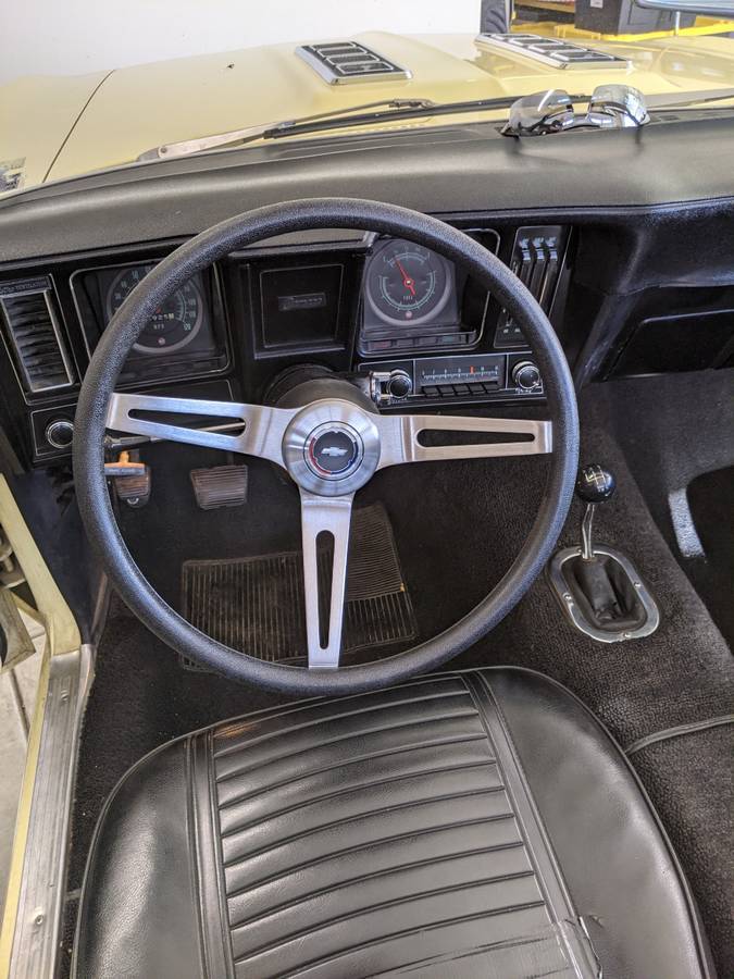 Chevrolet-camaro-1969-yellow-6