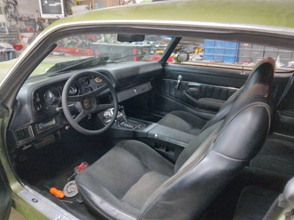 Chevrolet-camaro-1971-green