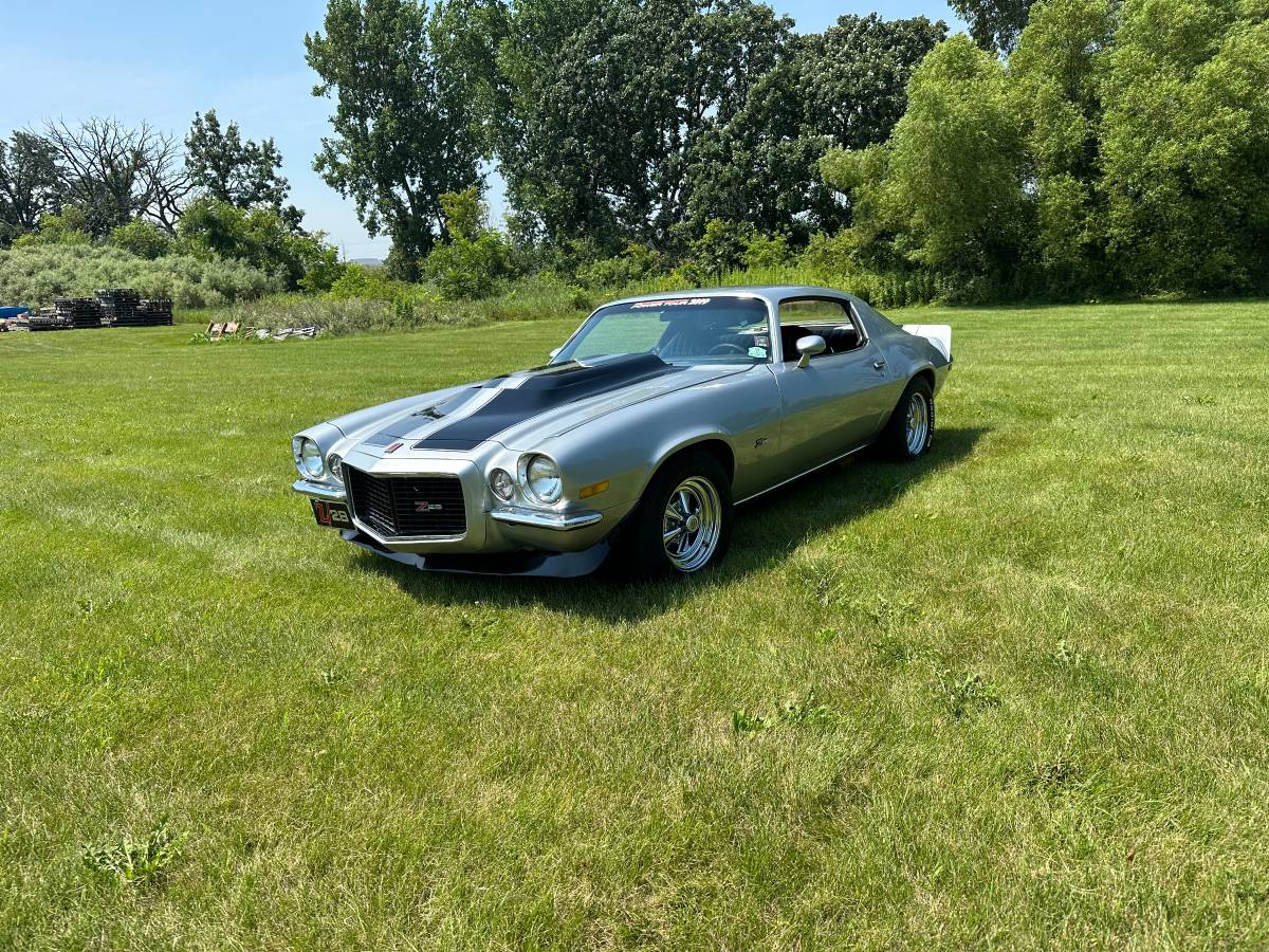 Chevrolet-camaro-1971-silver-1