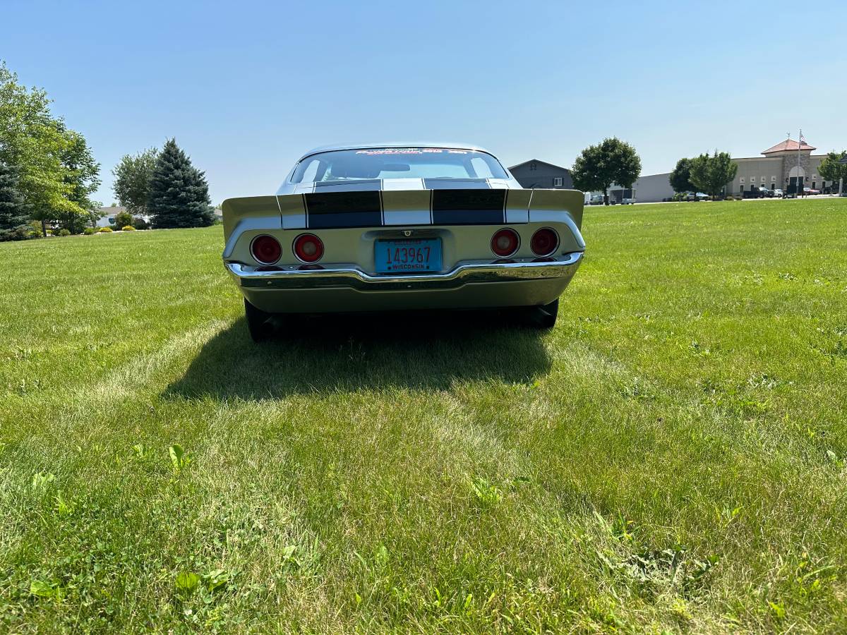 Chevrolet-camaro-1971-silver-14