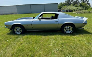 Chevrolet-camaro-1971-silver-2