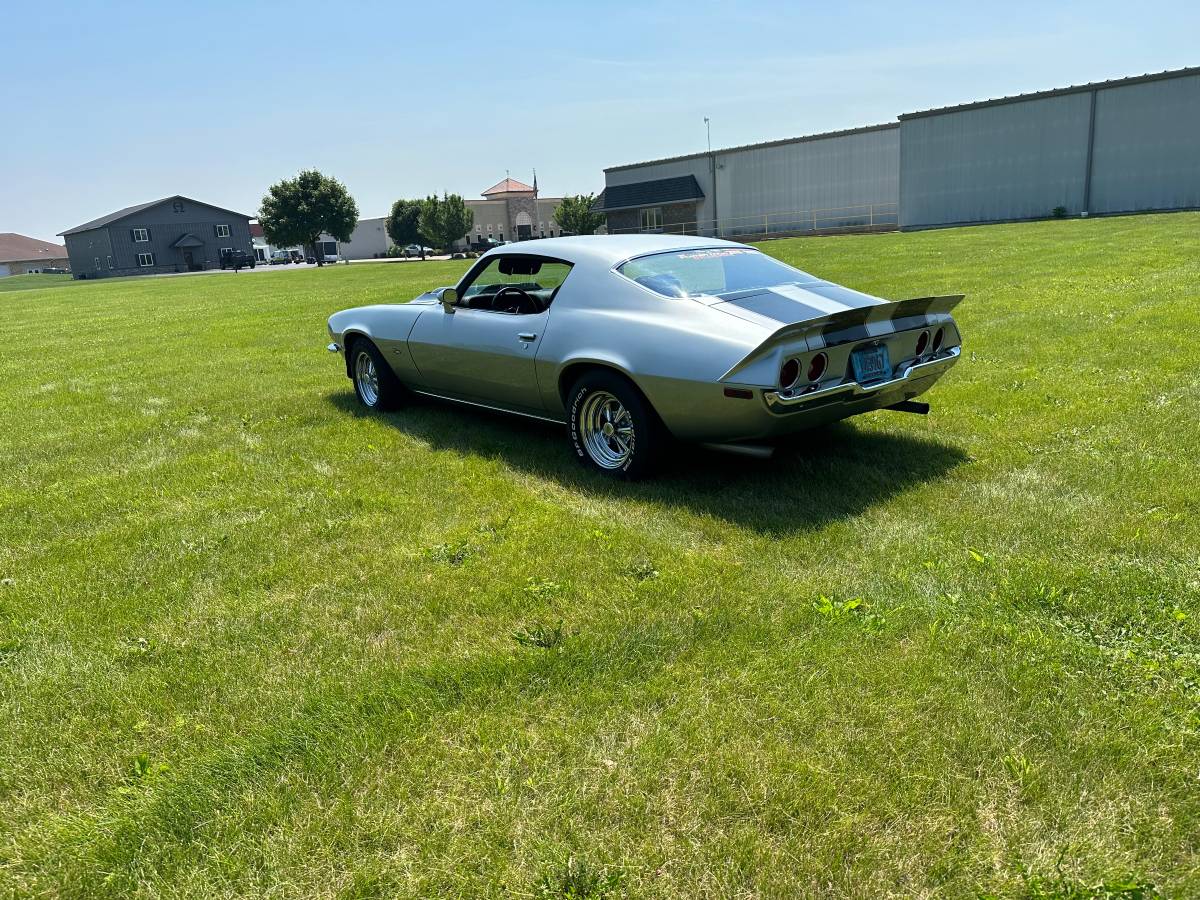 Chevrolet-camaro-1971-silver-3