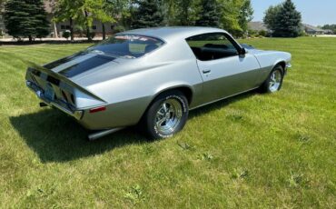 Chevrolet-camaro-1971-silver-5