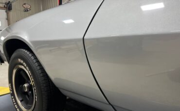 Chevrolet-camaro-1976-16