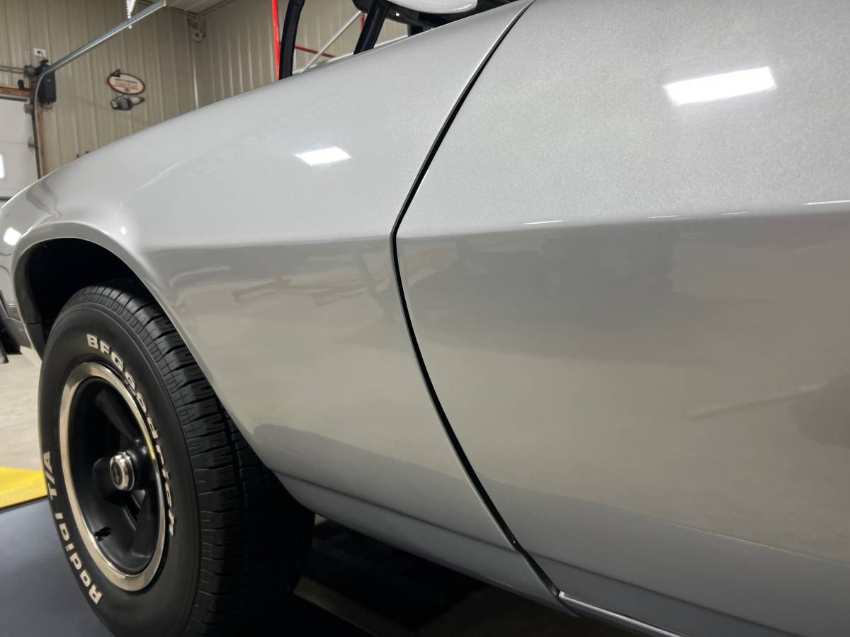 Chevrolet-camaro-1976-16