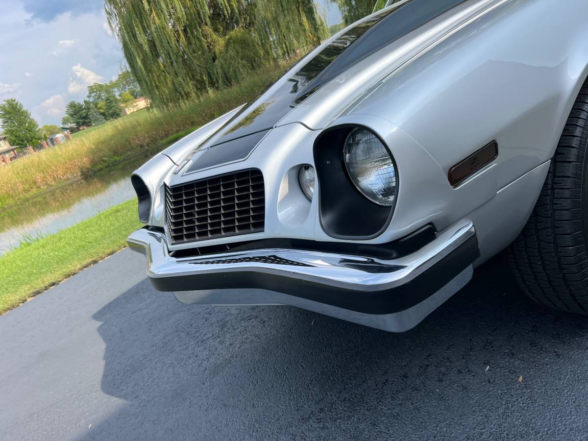 Chevrolet-camaro-1976-19