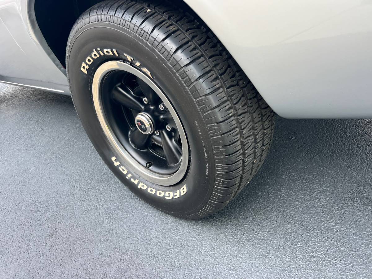 Chevrolet-camaro-1976-3