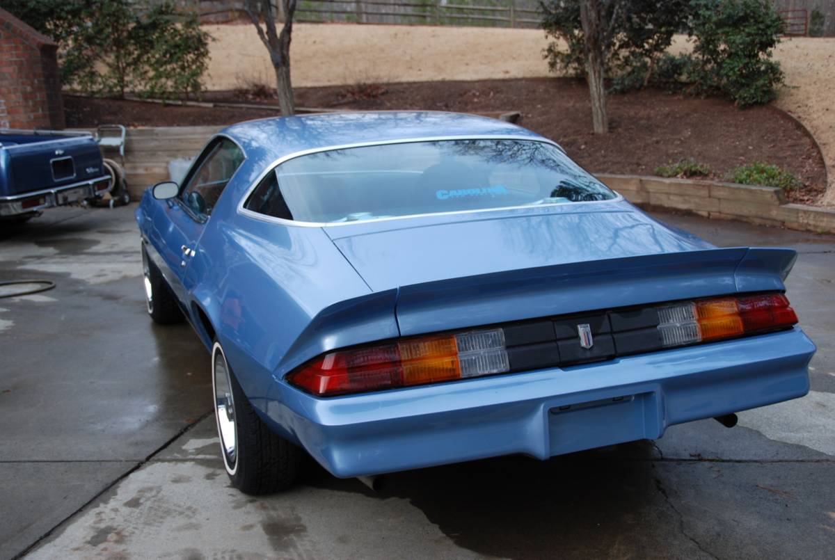 Chevrolet-camaro-1981-blue-7