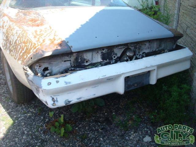 Chevrolet-camaro-1981-white-12