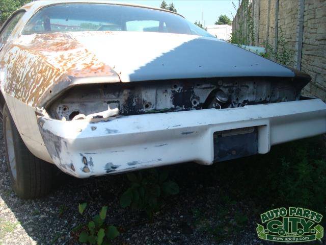 Chevrolet-camaro-1981-white-23